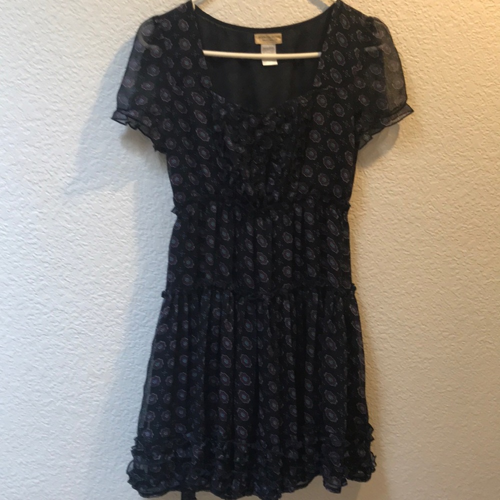 Sweet frilly flowy dress.. feel like chiffon